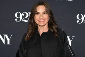 mariska hargitay debuts new bob haircut for broadway role — US news