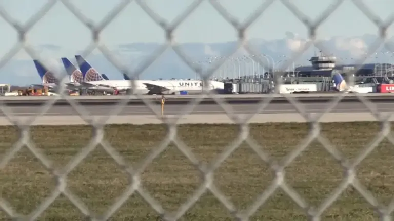 Unruly passenger united airlines newark